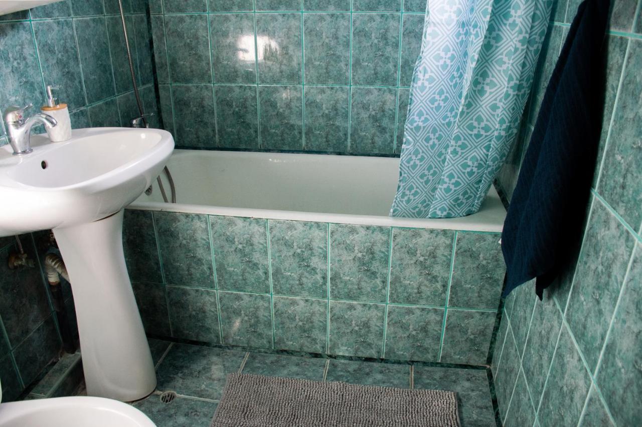 Family-Friendly Apartment Oradea Exterior photo