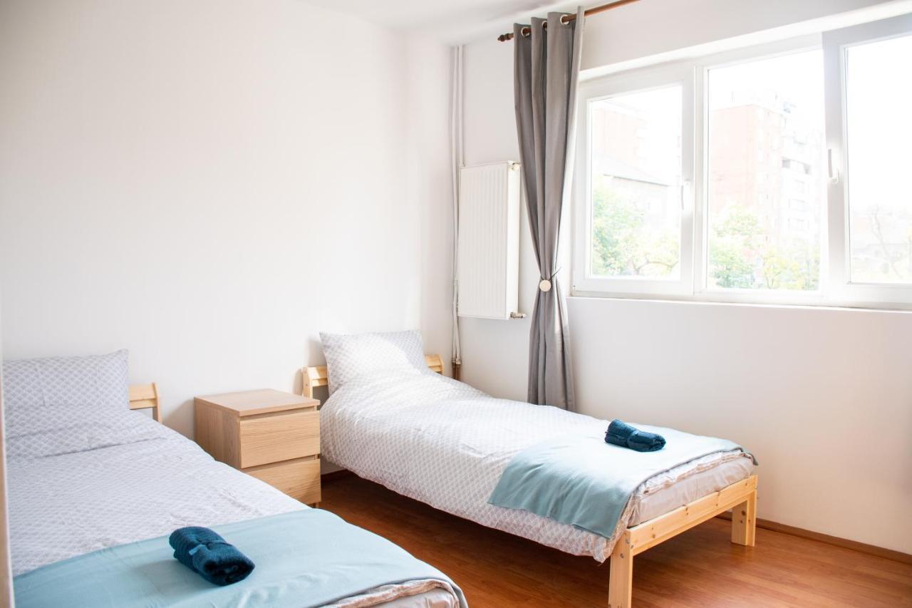 Family-Friendly Apartment Oradea Exterior photo